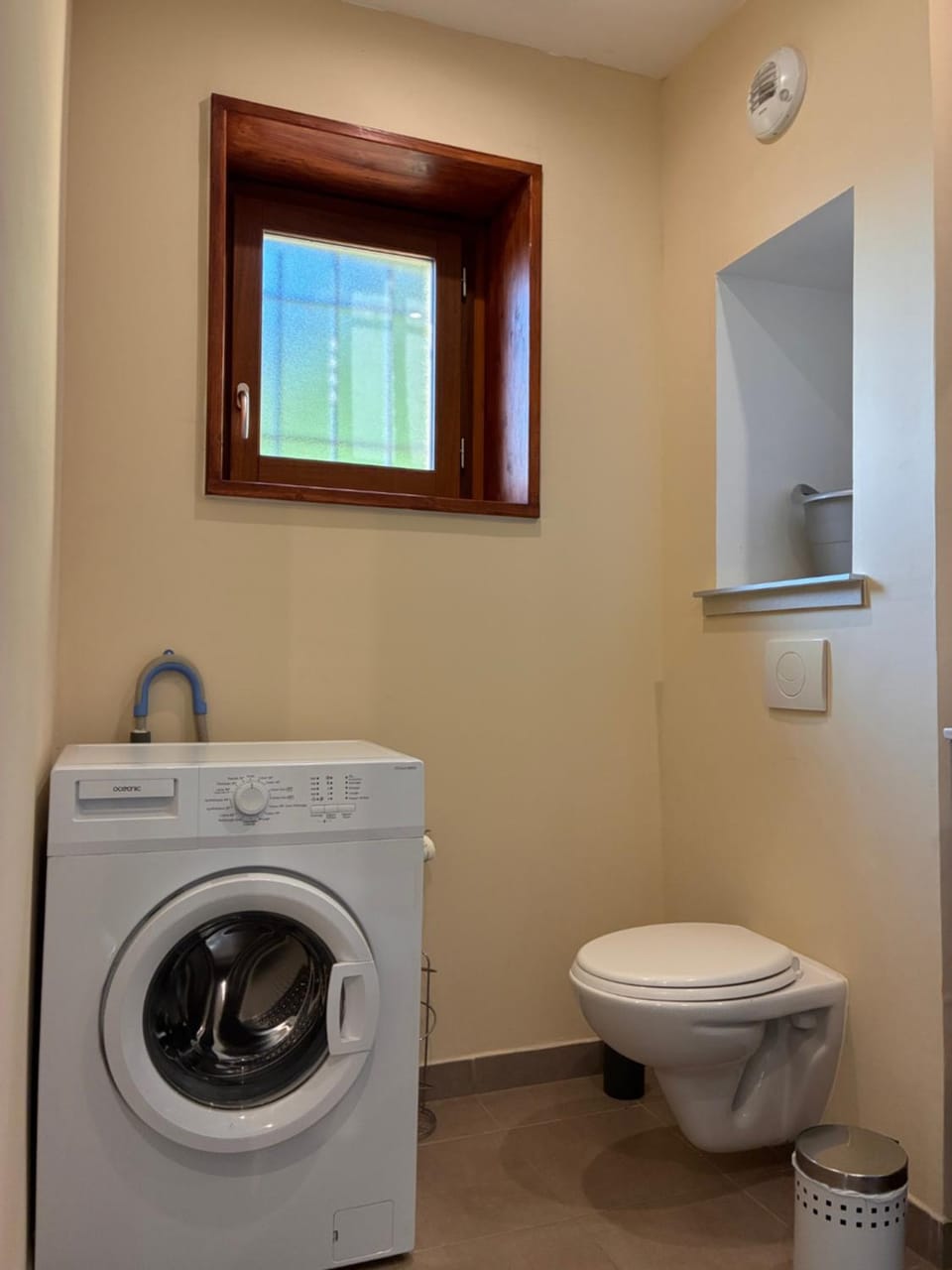 Toilet, Bathroom, washing machine