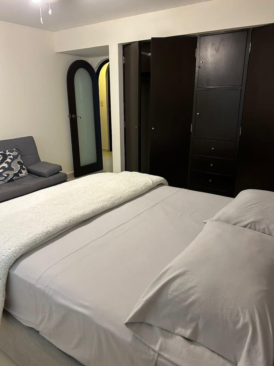 Photo of the whole room, Bedroom