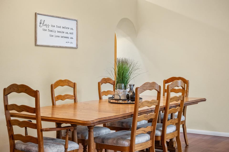 Explore Ramonas Vineyards Tranquil Home with Yard House in Ramona