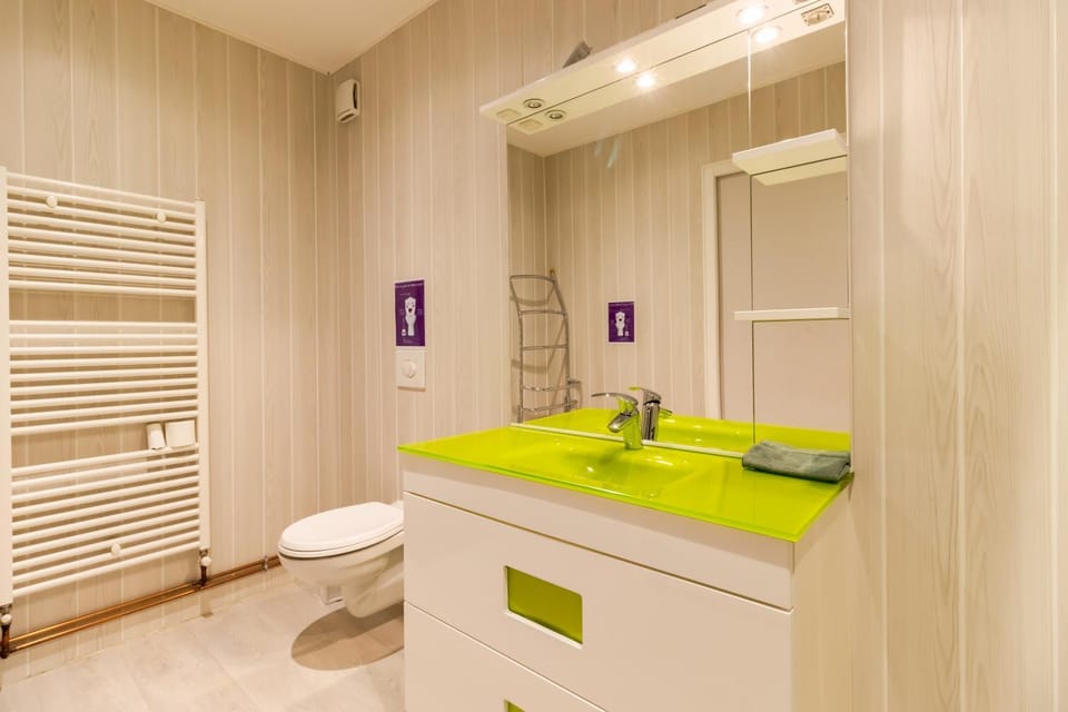 Bathroom, Living room