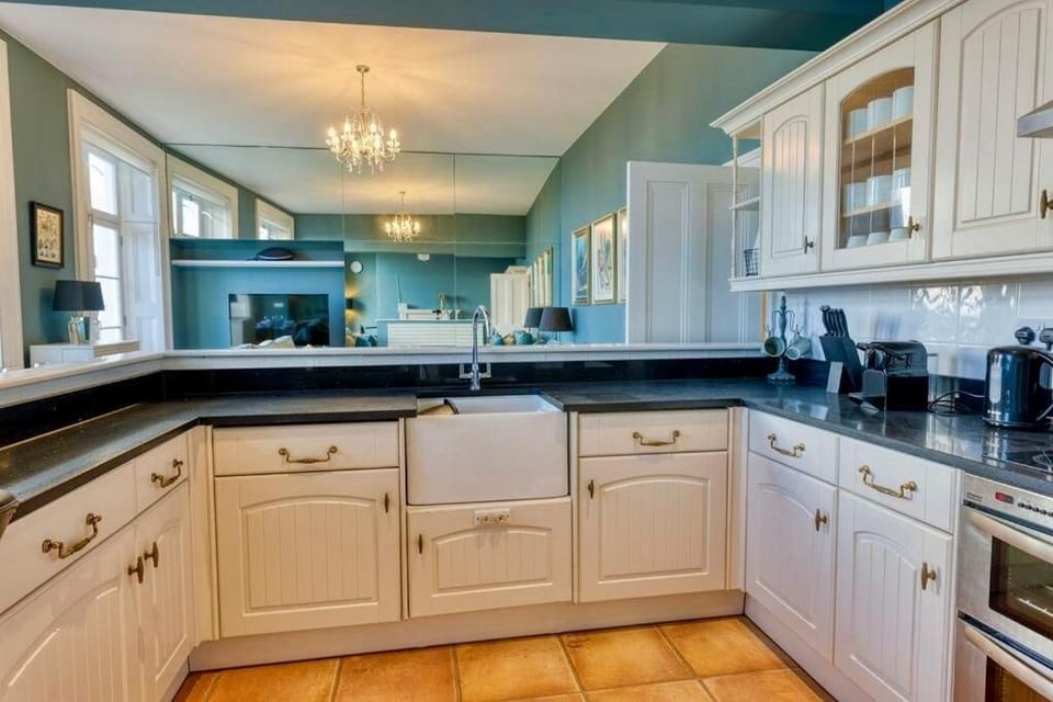 The Art Deco Retreat-Ramsgate-Ground floor-Sea Views Apartment in Ramsgate