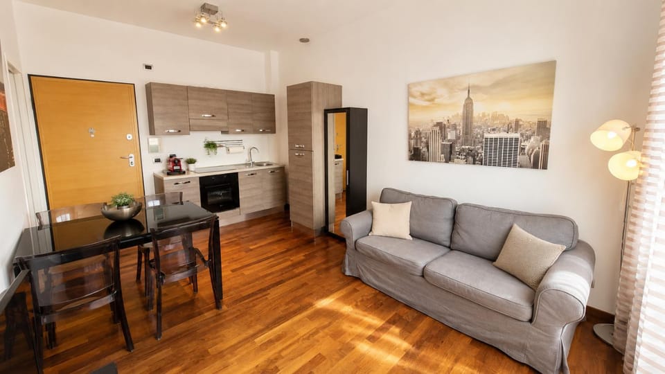 Kitchen or kitchenette, Living room, Seating area, Dining area, pet friendly, stove, kitchen