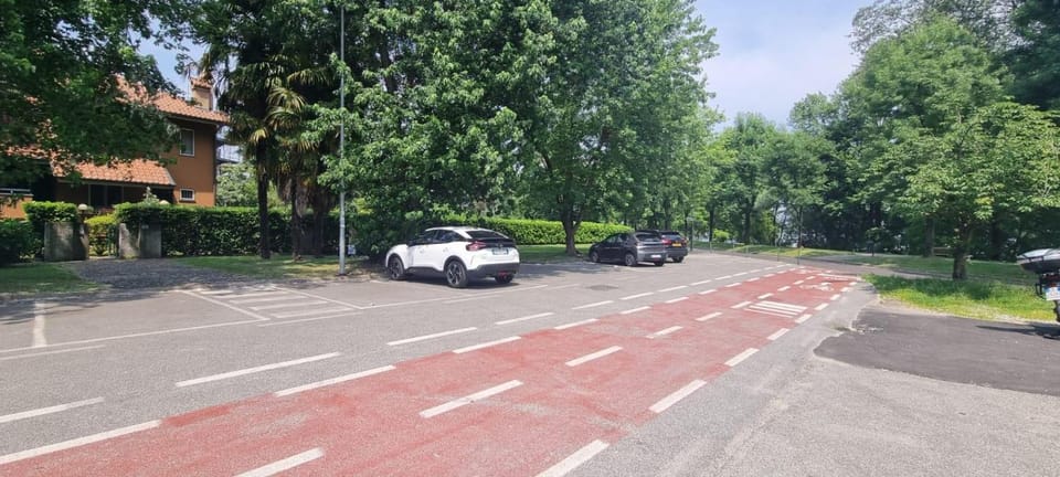 Villa I Cigni Holidays Home House in Arona