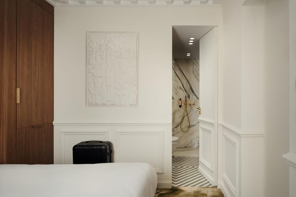 Bathroom, Photo of the whole room