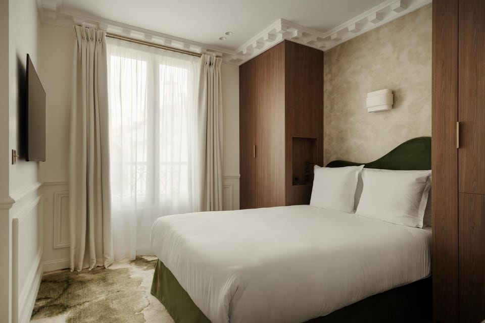 Bed, Photo of the whole room
