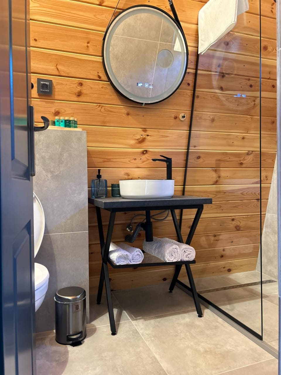 Shower, Toilet, Bathroom