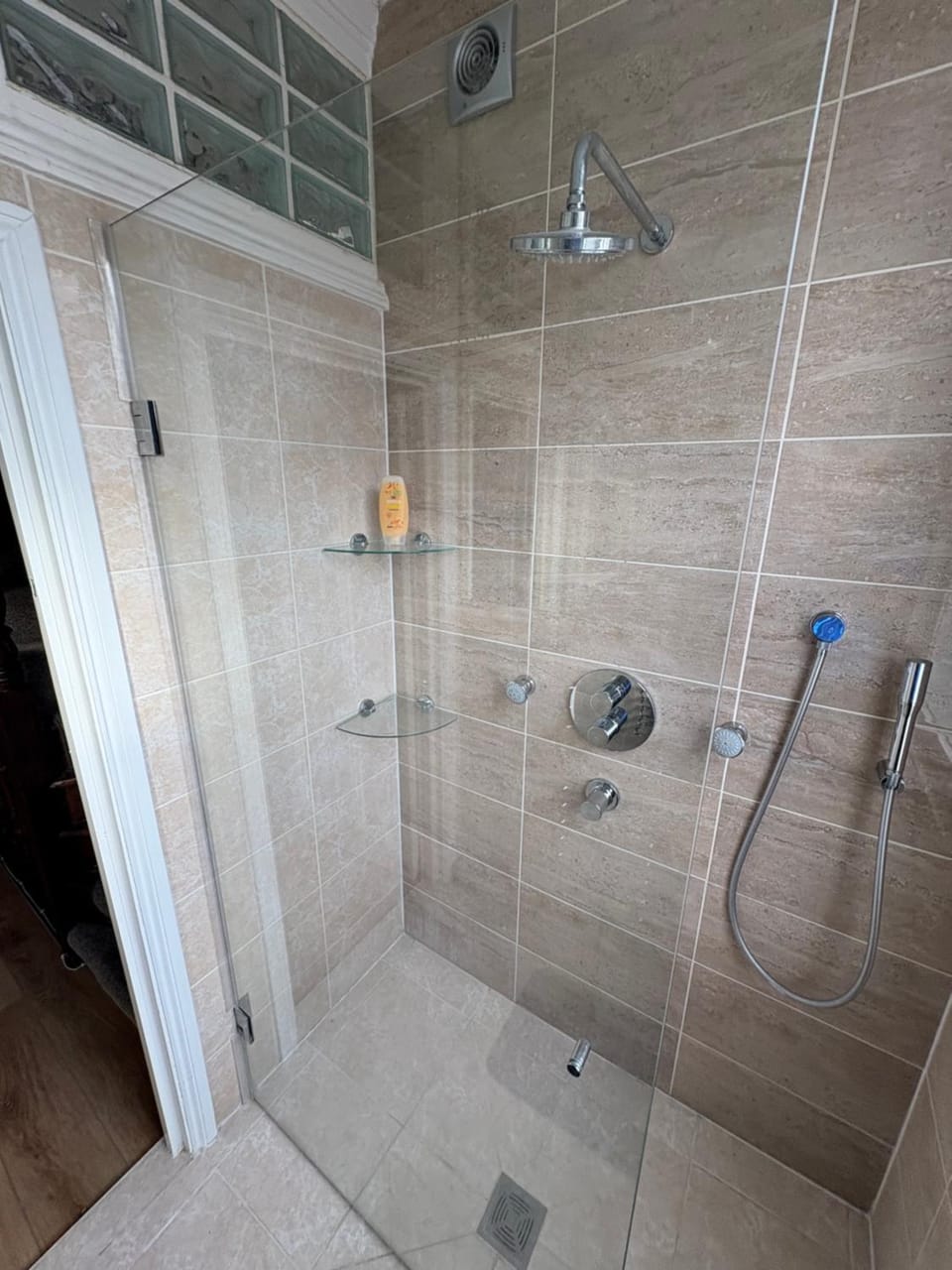 Cosy room 6 N Bed and Breakfast in London Borough of Southwark