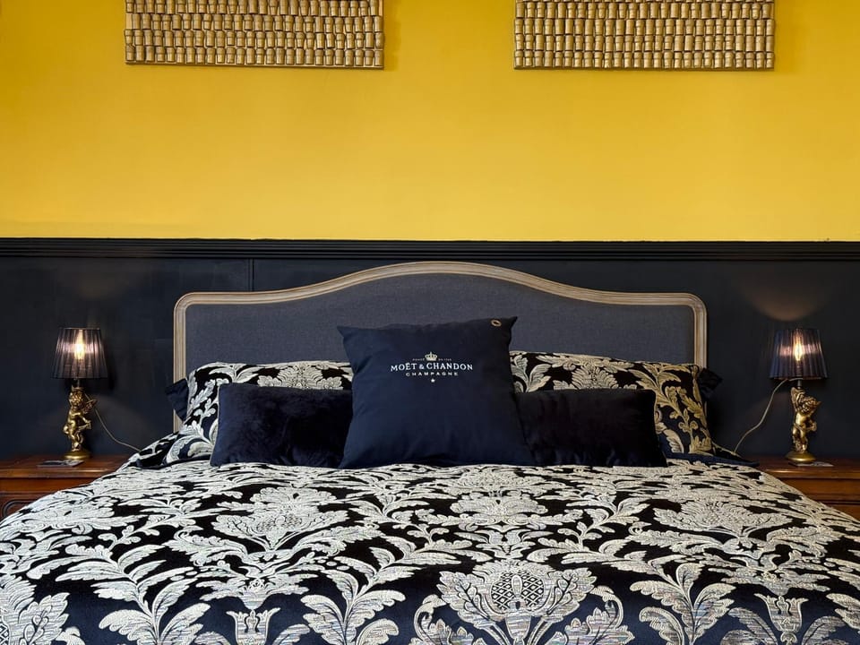 Bed, Bedroom