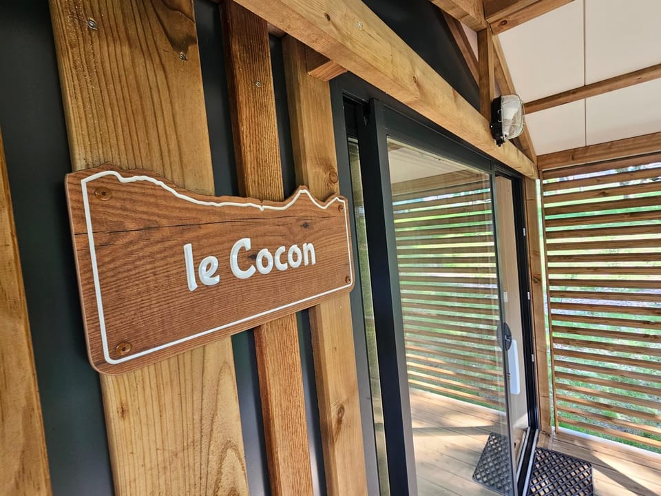 Camping Onlycamp Les Monts du Cantal Campground/ 
RV Resort in Auvergne-Rhône-Alpes