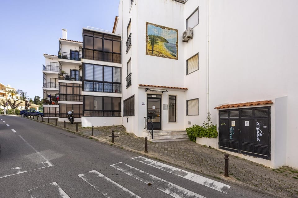 Property building, Facade/entrance, Off site