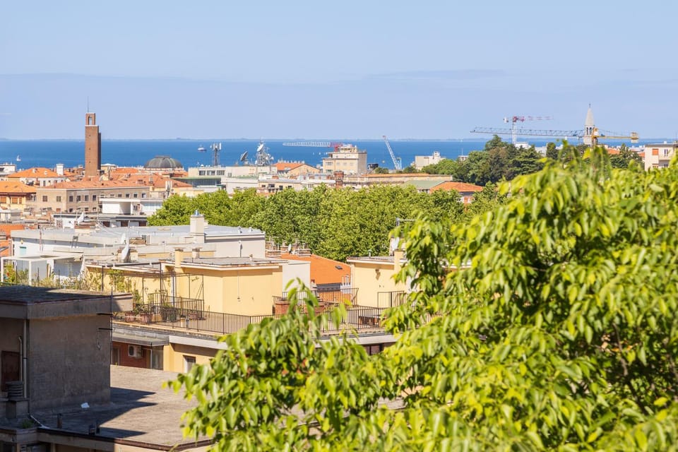 View (from property/room), City view, Sea view