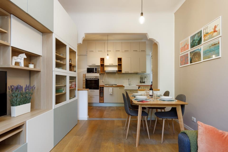 Kitchen or kitchenette, Living room, Dining area