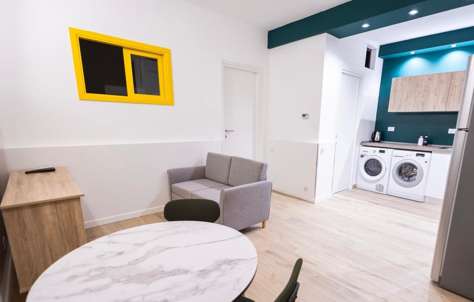 Living room, Seating area, dryer