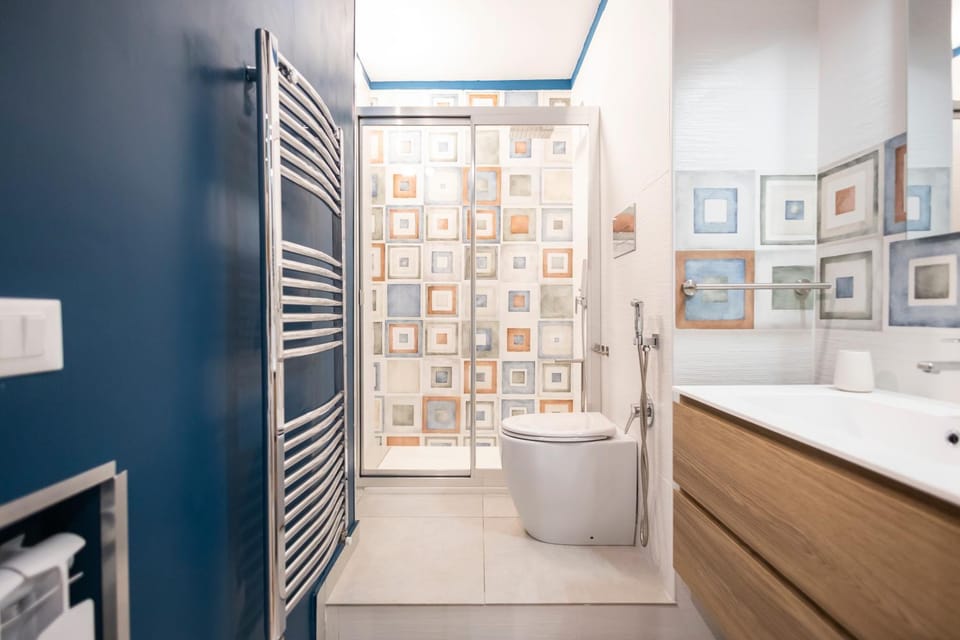 Shower, Toilet, Bathroom