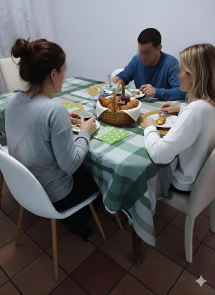 Food and drinks, Dining area, Breakfast