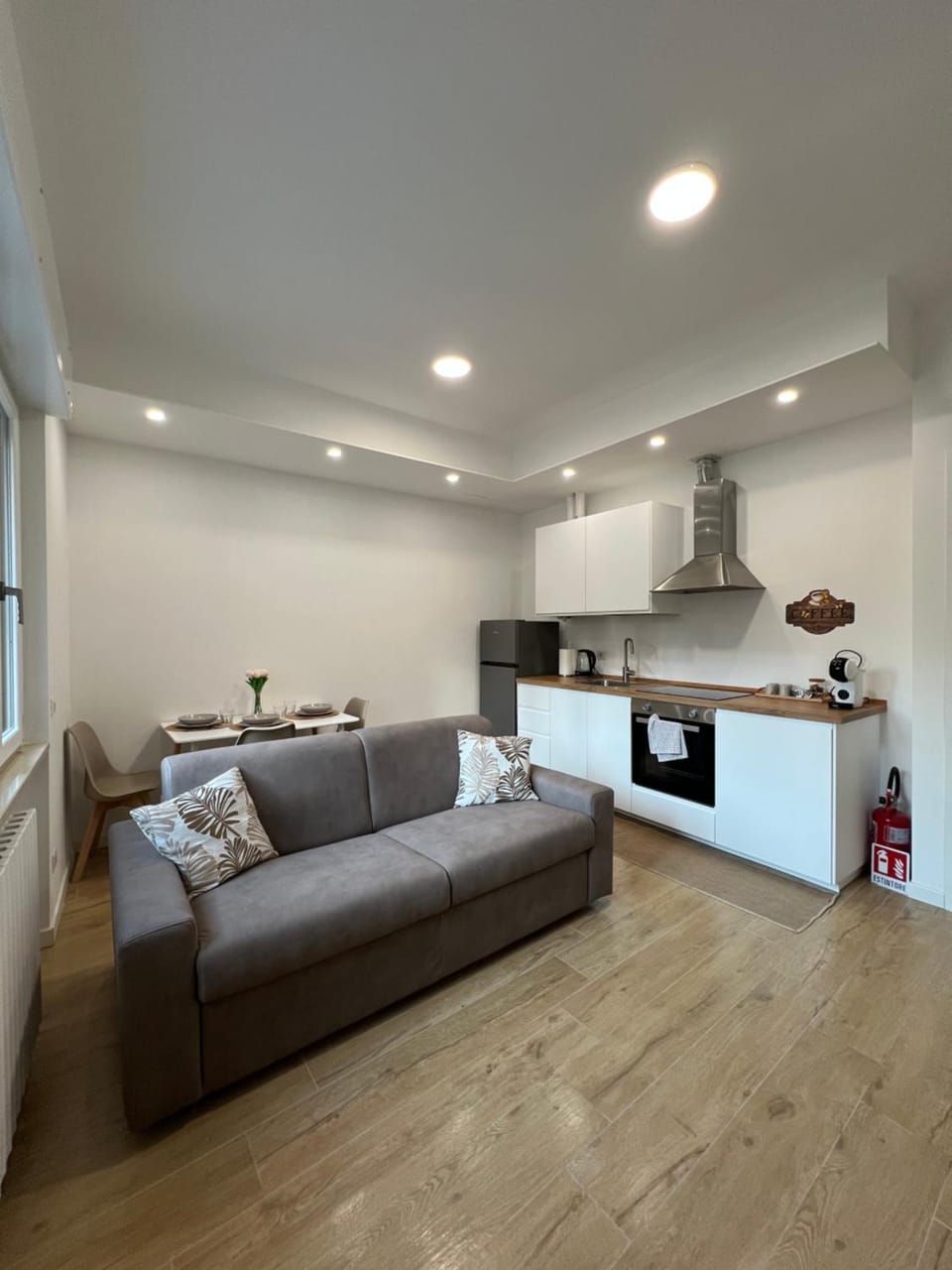 Kitchen or kitchenette, Living room, Seating area