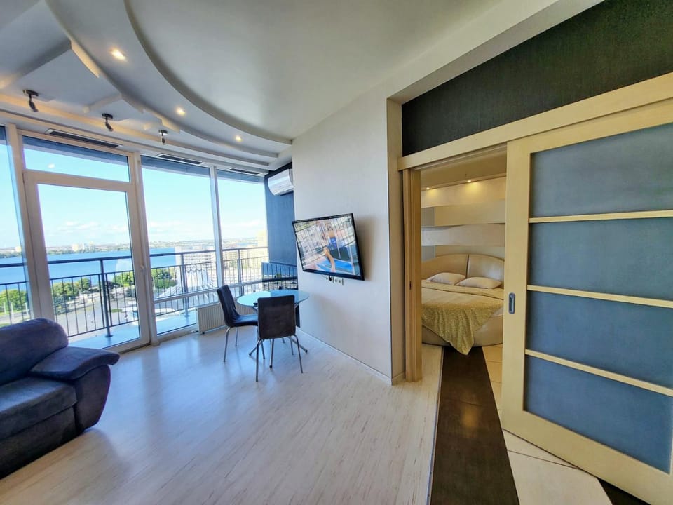 Апартаменты CHOCOLADE в Мост Сити, зал и 1 спальня, вид на реку, балкон Ванна Apartment in Dnipro