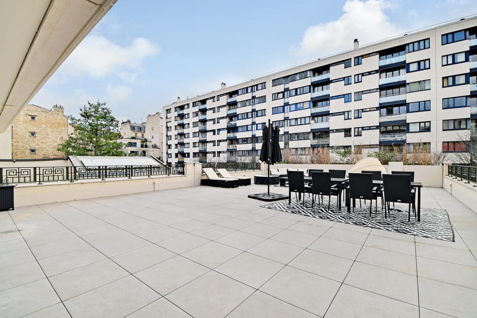 Appartement de luxe avec terrasse 3BR Levallois Apartment in Levallois-Perret