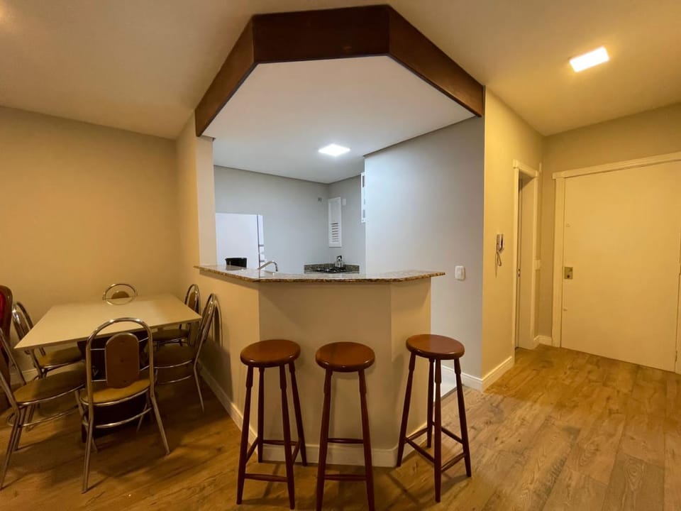 Kitchen or kitchenette, Dining area, minibar