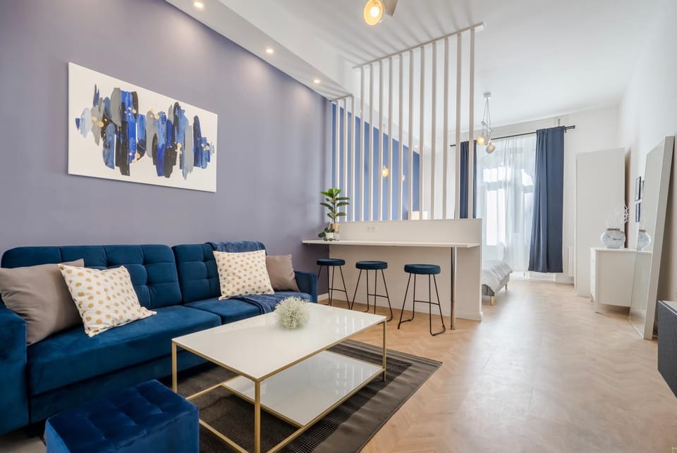 Bed, Living room, Seating area, Bedroom, Family