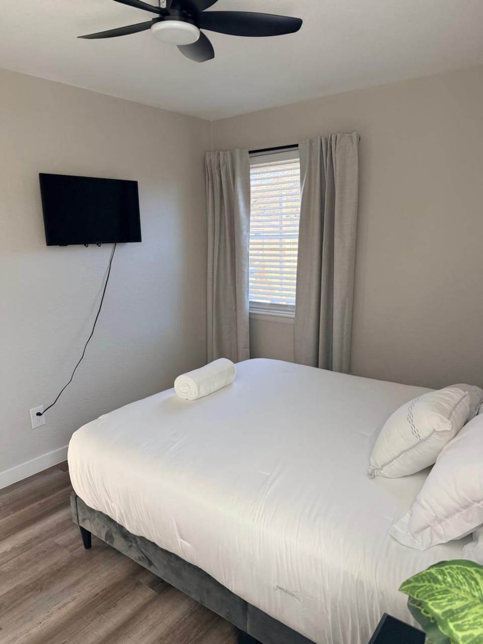 Luxury 4BR Retreat 10 Mins to Downtown & Lake House in Mesquite