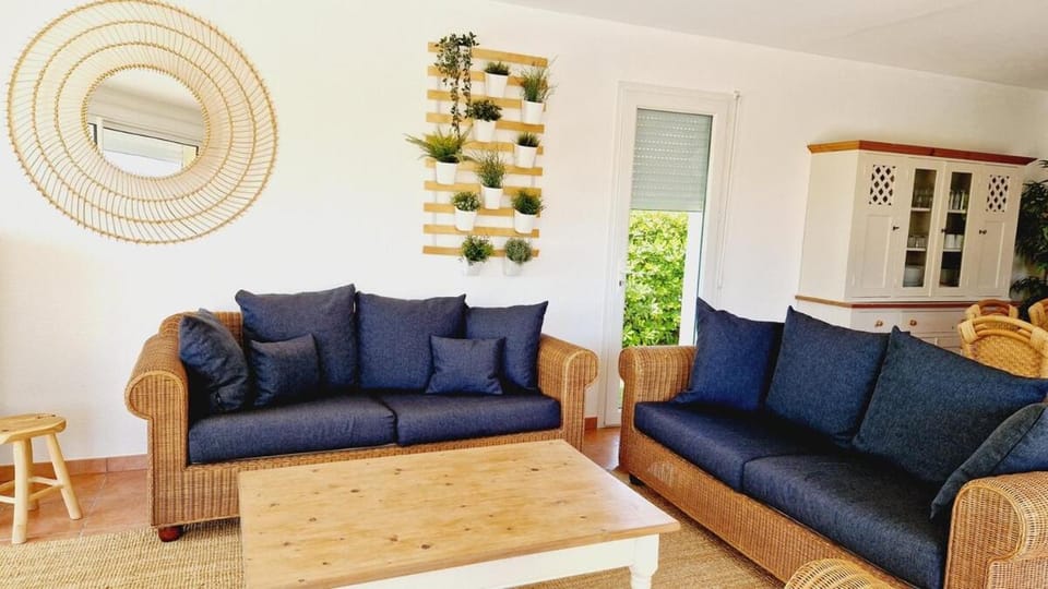 Villa 68, piscine chauffée à 2 pas de l'océan Bed and Breakfast in Château-d'Olonne