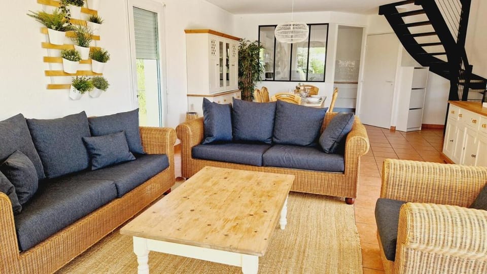 Villa 68, piscine chauffée à 2 pas de l'océan Bed and Breakfast in Château-d'Olonne
