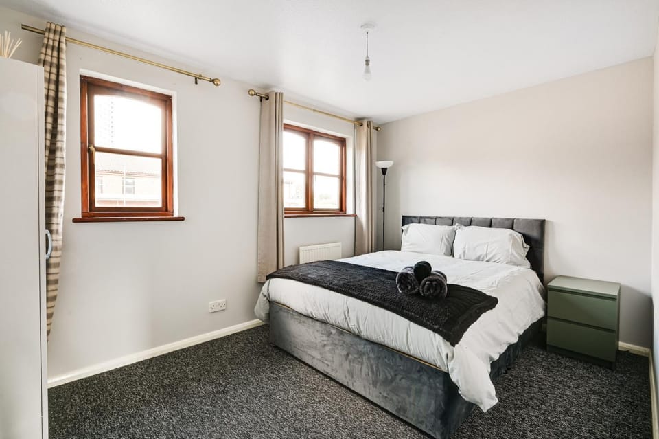 Contractors - Business - Families - Long term stays - Driveway parking Apartment in London Borough of Hackney