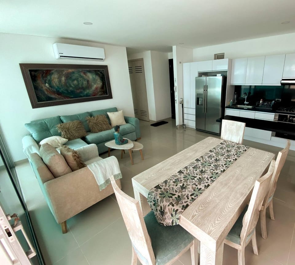 Kitchen or kitchenette, Living room, Seating area, Dining area, minibar, oven, stove, air conditioner