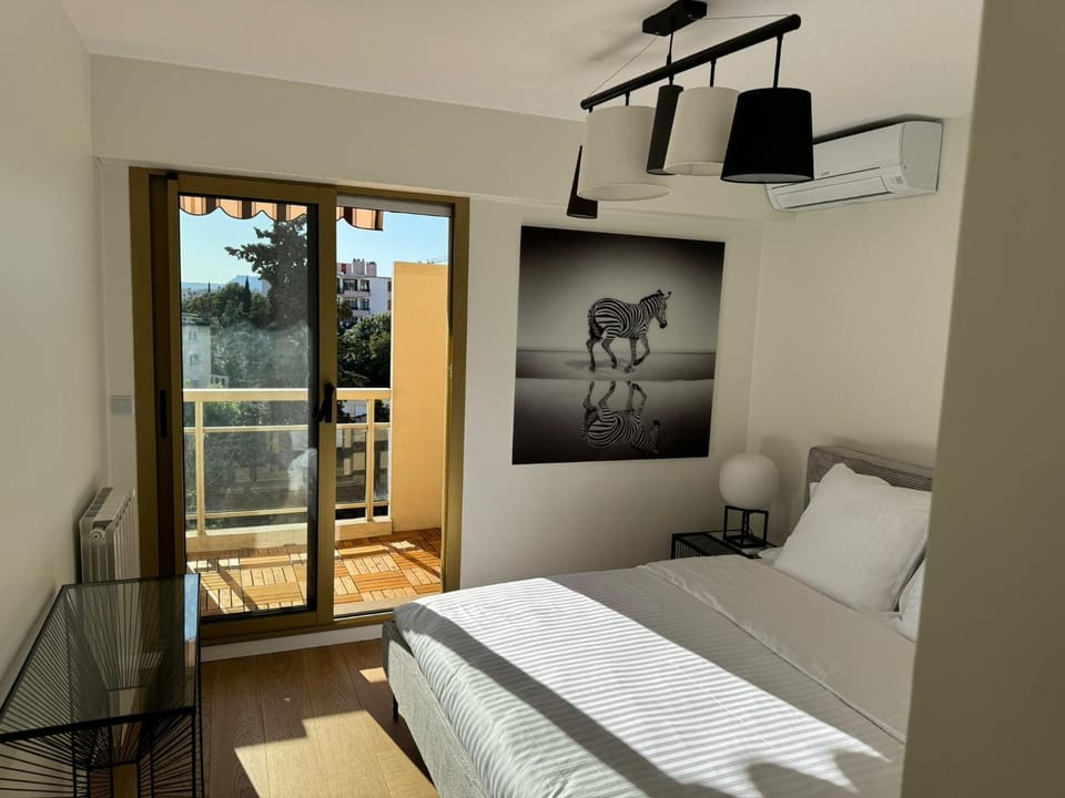 Patio, Bed, Photo of the whole room, Bedroom