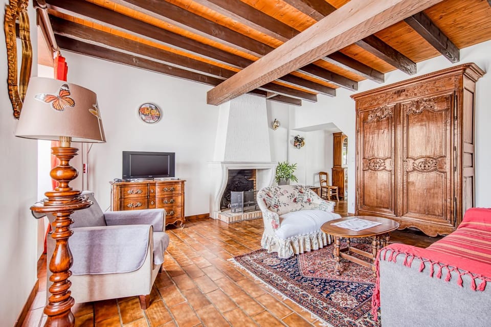 Property building, Living room