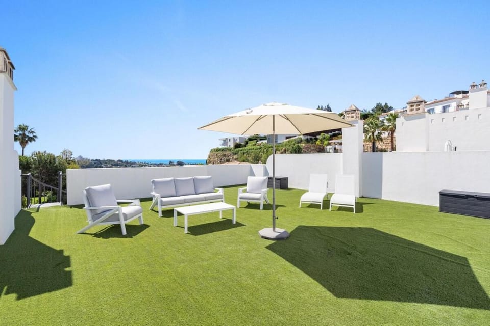 Stylish PH with Private Rooftop & Sea Views RDR563 Apartment in Costa del Sol