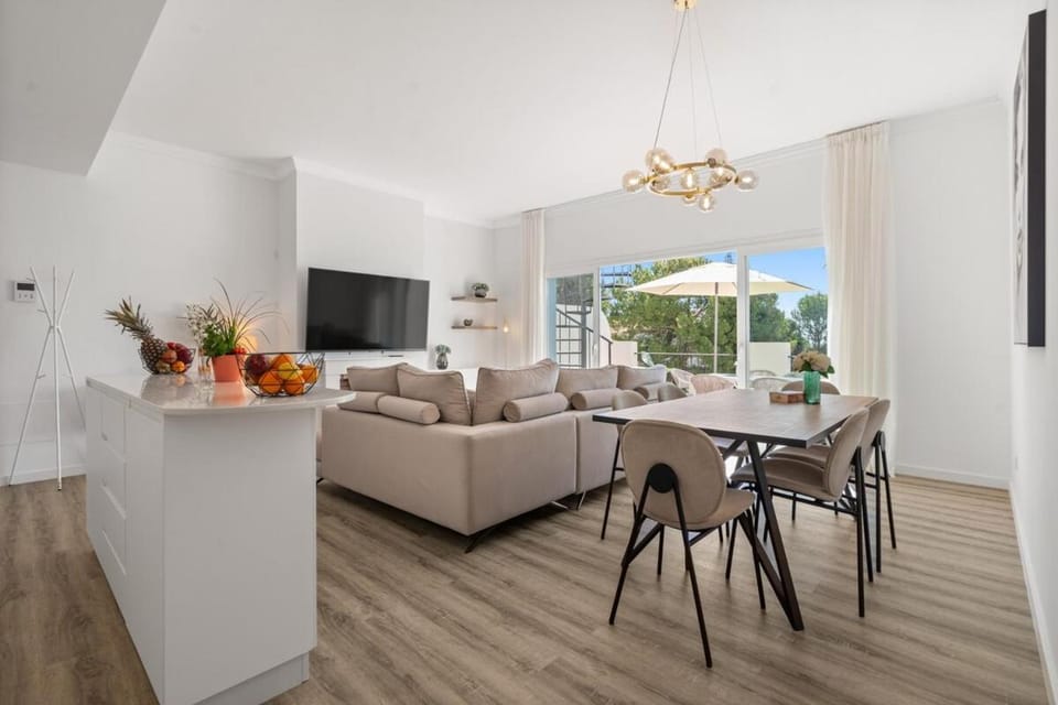 Stylish PH with Private Rooftop & Sea Views RDR563 Apartment in Costa del Sol