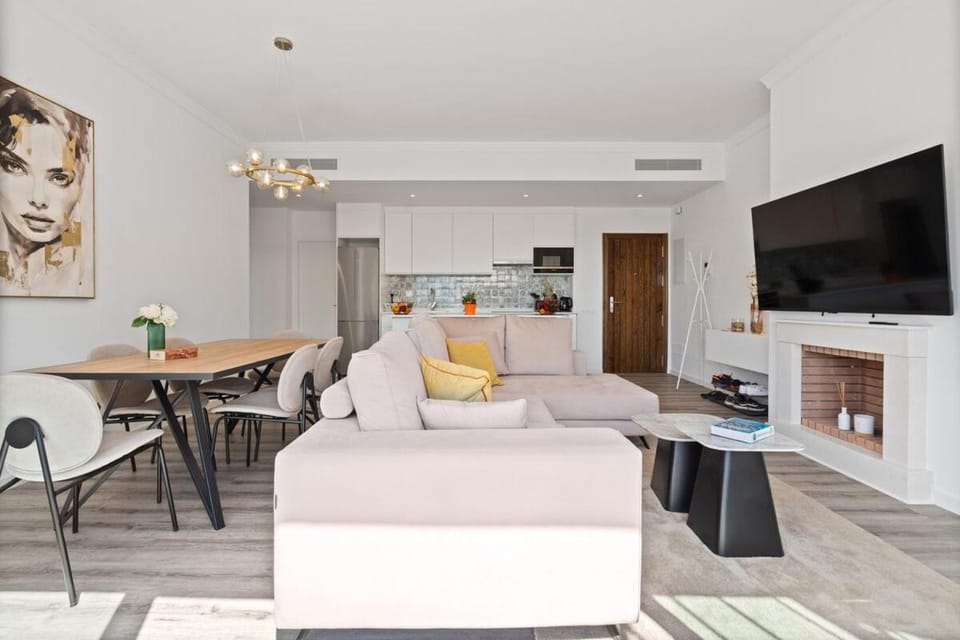 Stylish PH with Private Rooftop & Sea Views RDR563 Apartment in Costa del Sol