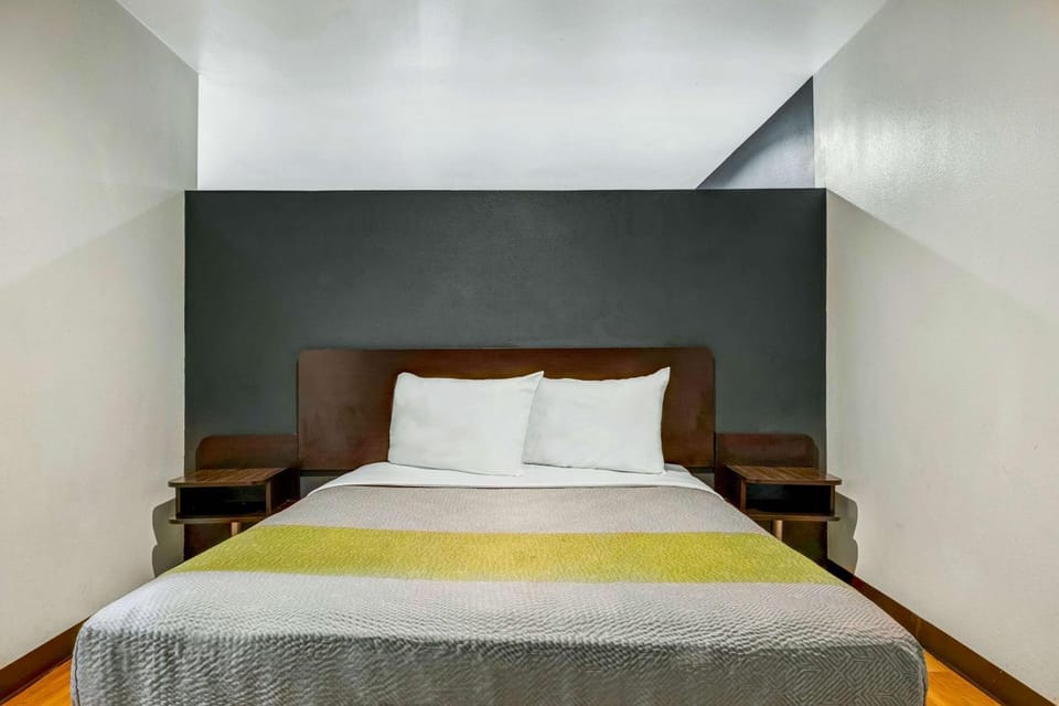 Photo of the whole room, Bedroom, On site