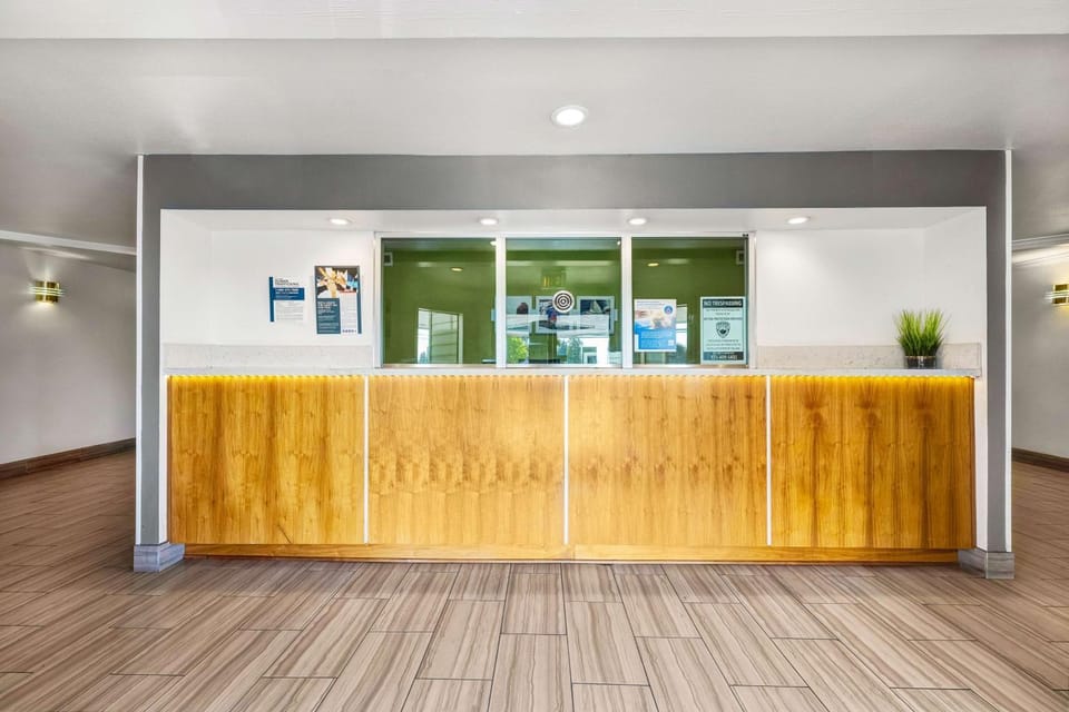 Lobby or reception, On site