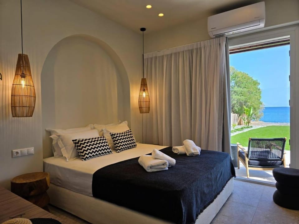 Bed, Photo of the whole room, Bedroom, Sea view