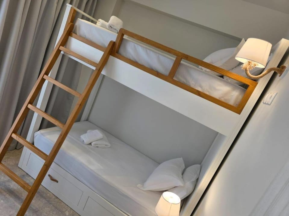 bunk bed, towels