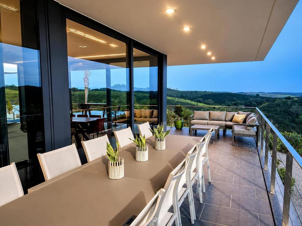Villa Sernadinha - Infinity Pool & Mountain Views Villa in Faro District