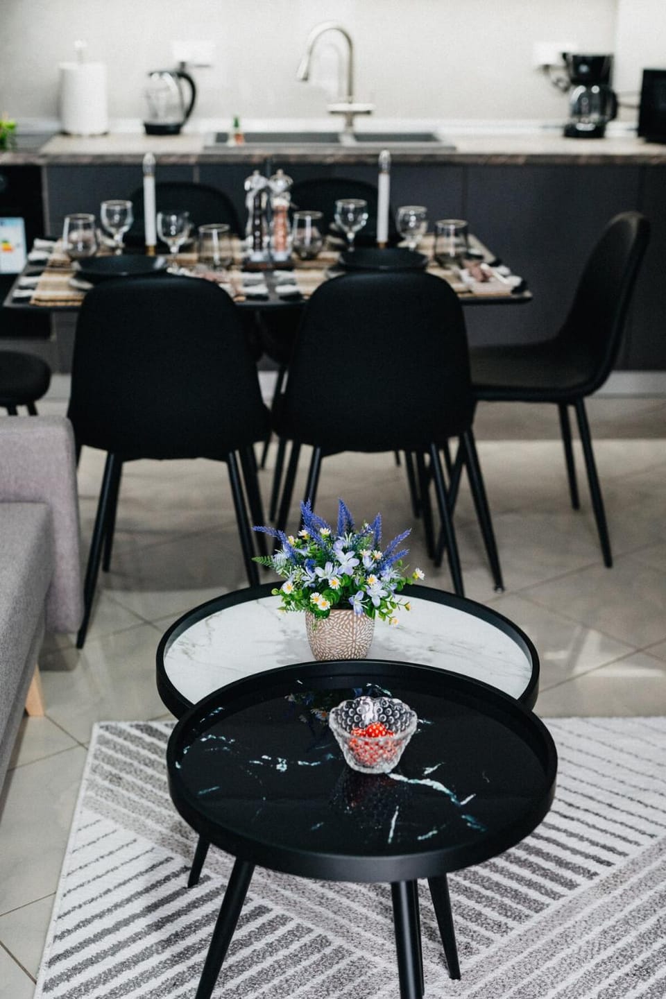 Kitchen or kitchenette, Seating area, Dining area