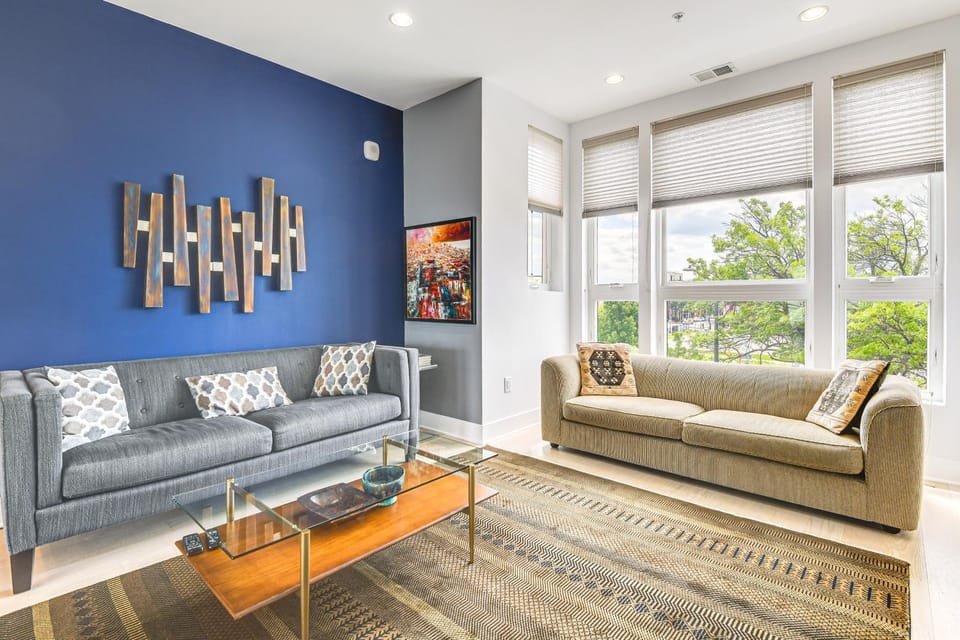 Luxe NW DC Condo w/Rooftop Deck: .7 Mi to Howard House in District of Columbia