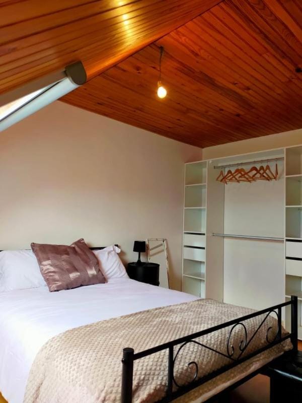Rural farmhouse with patio, BBQ and fireplace House in Nouvelle-Aquitaine