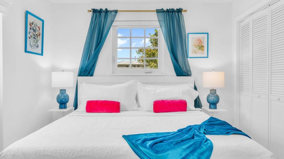 El Cid Hideaway Minutes to Downtown & Ocean Villa in West Palm Beach