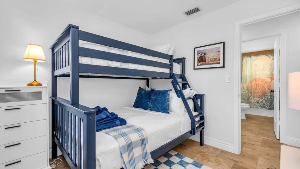 El Cid Hideaway Minutes to Downtown & Ocean Villa in West Palm Beach