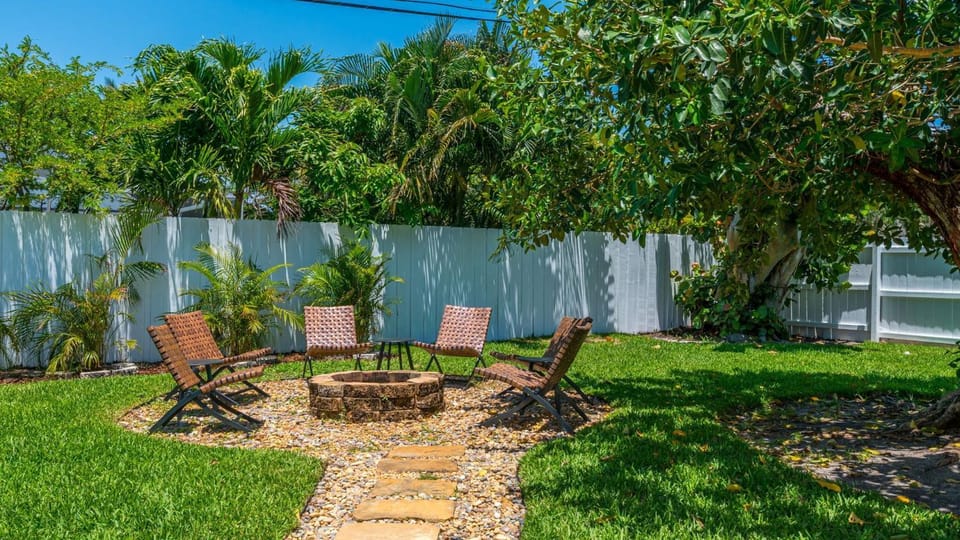 El Cid Hideaway Minutes to Downtown & Ocean Villa in West Palm Beach