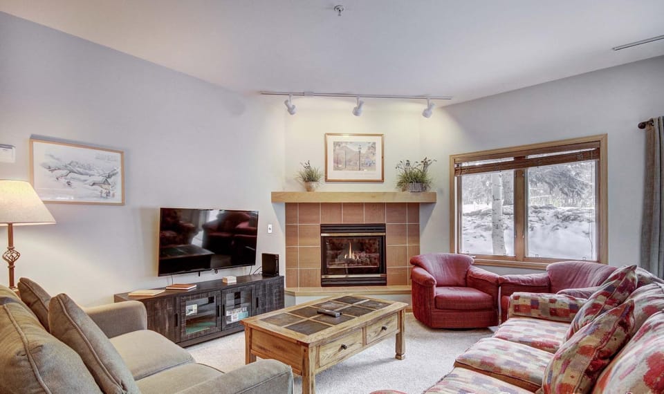Antlers B23 by Ski Country Resorts House in Breckenridge
