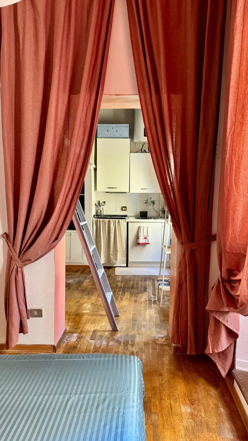 Kitchen or kitchenette, Seating area