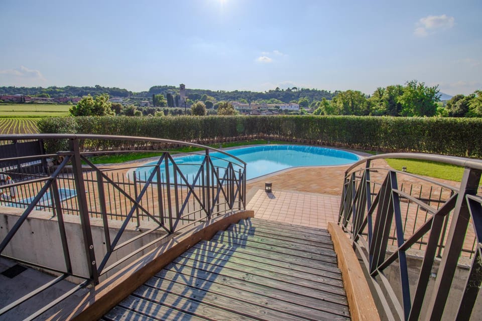 Day, Natural landscape, View (from property/room), Pool view, Swimming pool, Swimming pool, sunbed