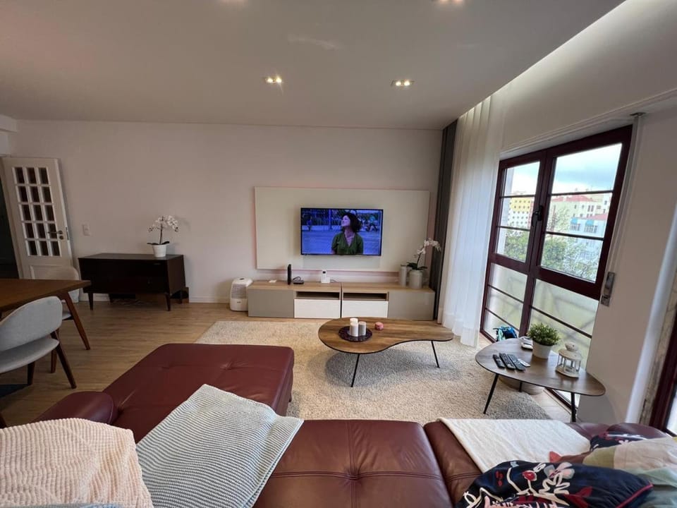 Communal lounge/ TV room, TV and multimedia, Living room