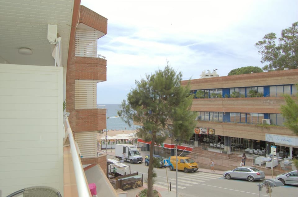 City view, Sea view
